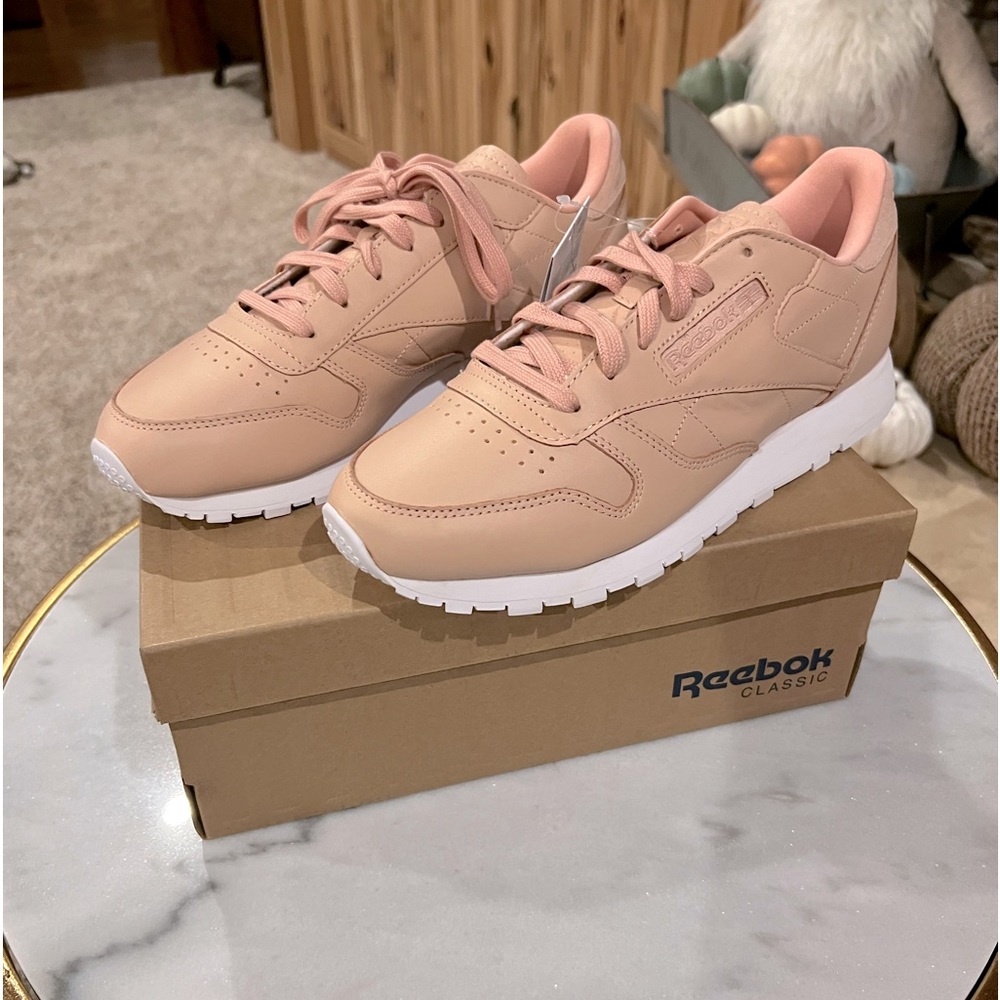 Women’s Leather Classic Reebok Rose Cloud White Size 9.5